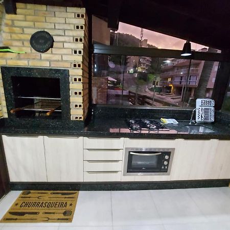 Apartamento 12 - Bombinhas - 200 Metros Da Praia エクステリア 写真