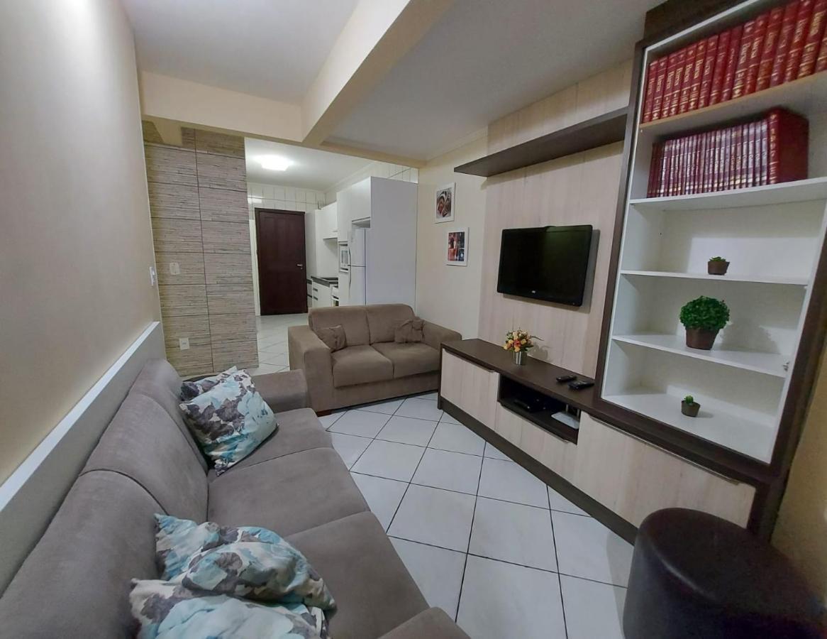 Apartamento 12 - Bombinhas - 200 Metros Da Praia エクステリア 写真
