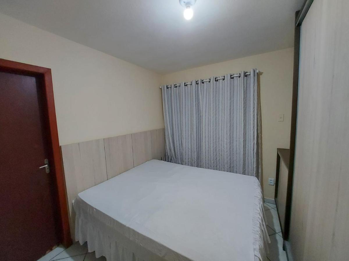 Apartamento 12 - Bombinhas - 200 Metros Da Praia エクステリア 写真