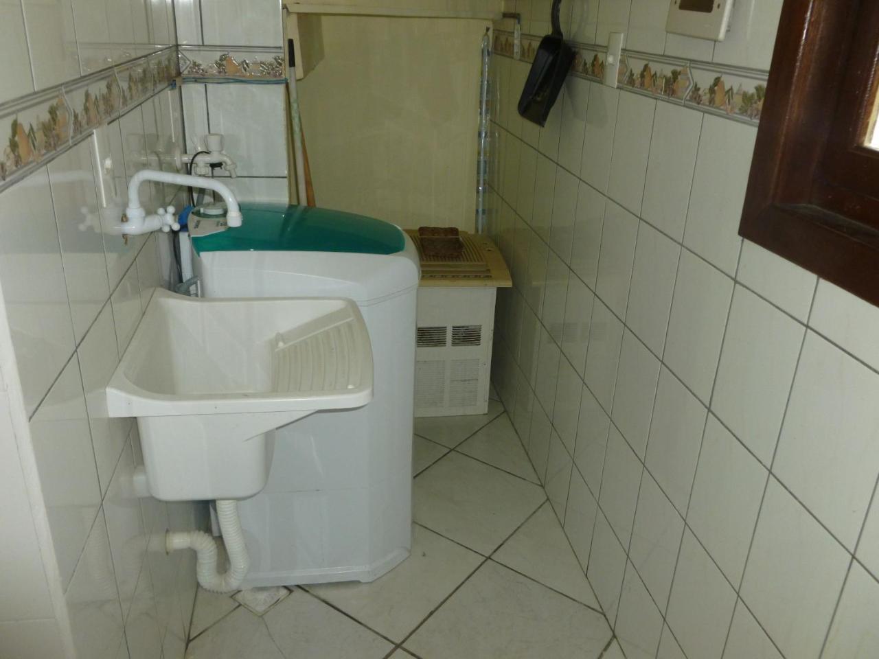 Apartamento 12 - Bombinhas - 200 Metros Da Praia エクステリア 写真