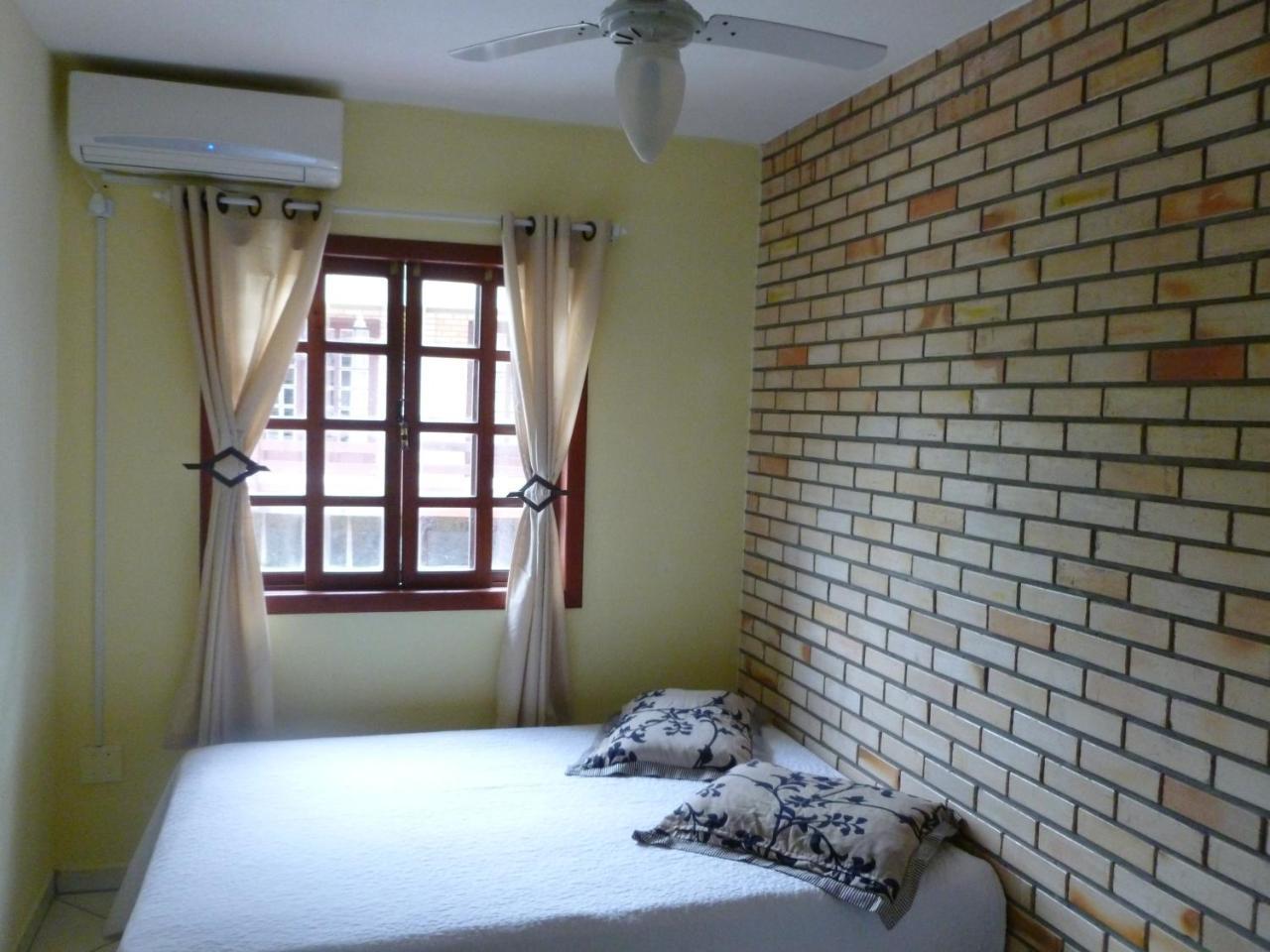 Apartamento 12 - Bombinhas - 200 Metros Da Praia エクステリア 写真