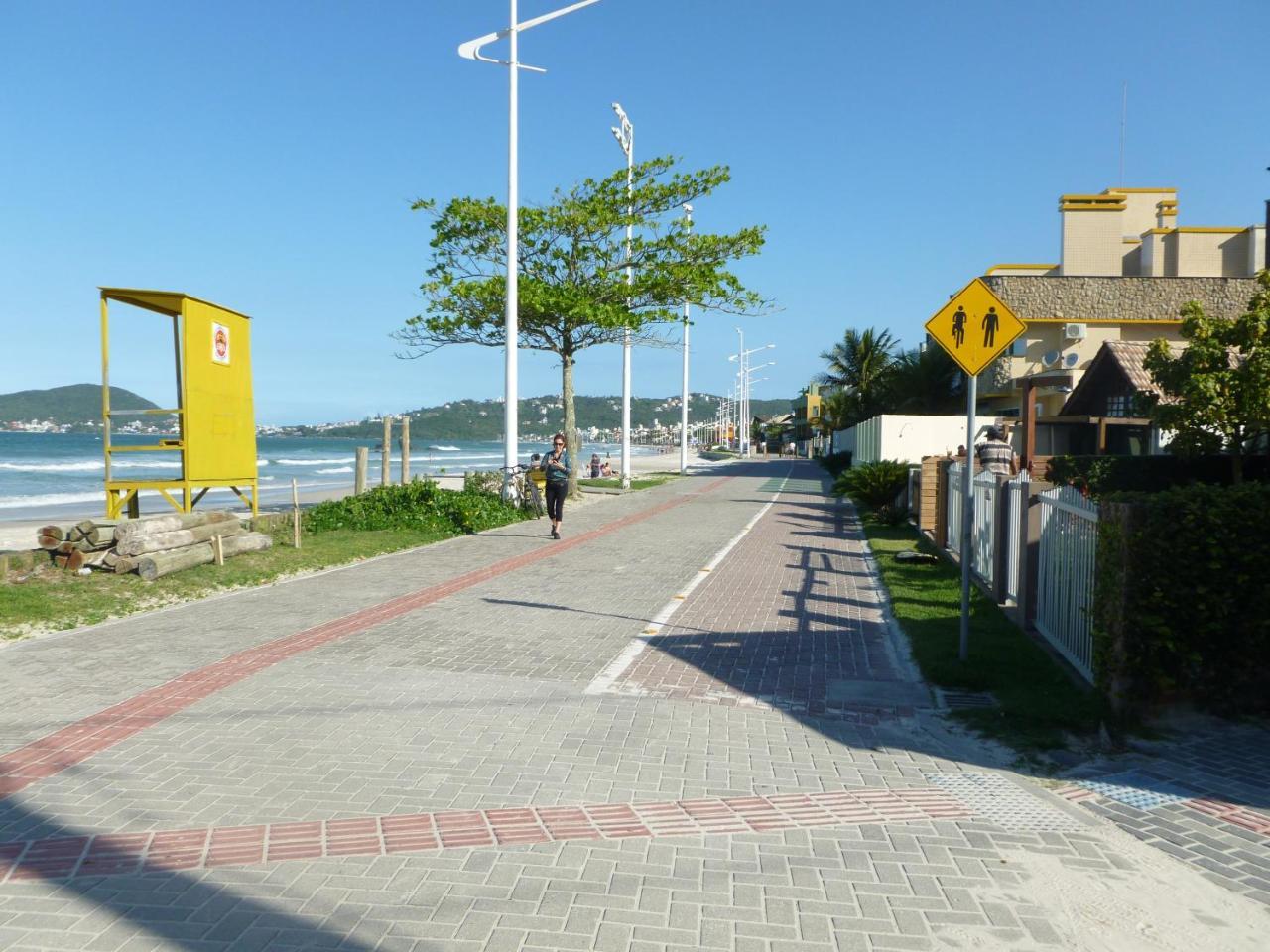 Apartamento 12 - Bombinhas - 200 Metros Da Praia エクステリア 写真
