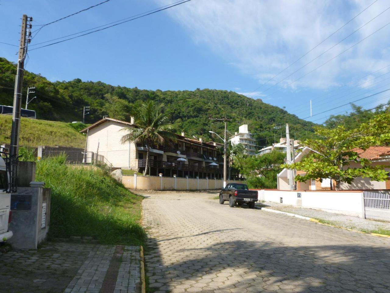 Apartamento 12 - Bombinhas - 200 Metros Da Praia エクステリア 写真