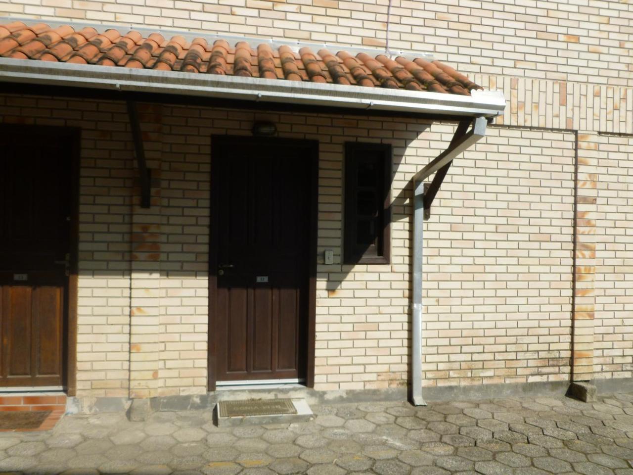 Apartamento 12 - Bombinhas - 200 Metros Da Praia エクステリア 写真