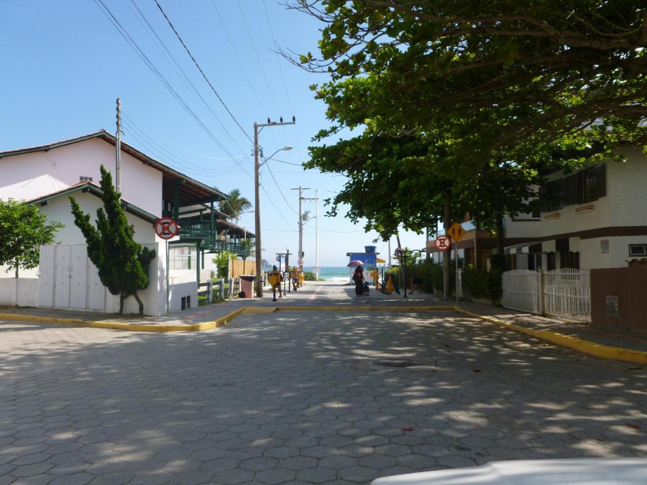 Apartamento 12 - Bombinhas - 200 Metros Da Praia エクステリア 写真